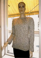Sweater med snoninger og lommer - strikkeopskrift